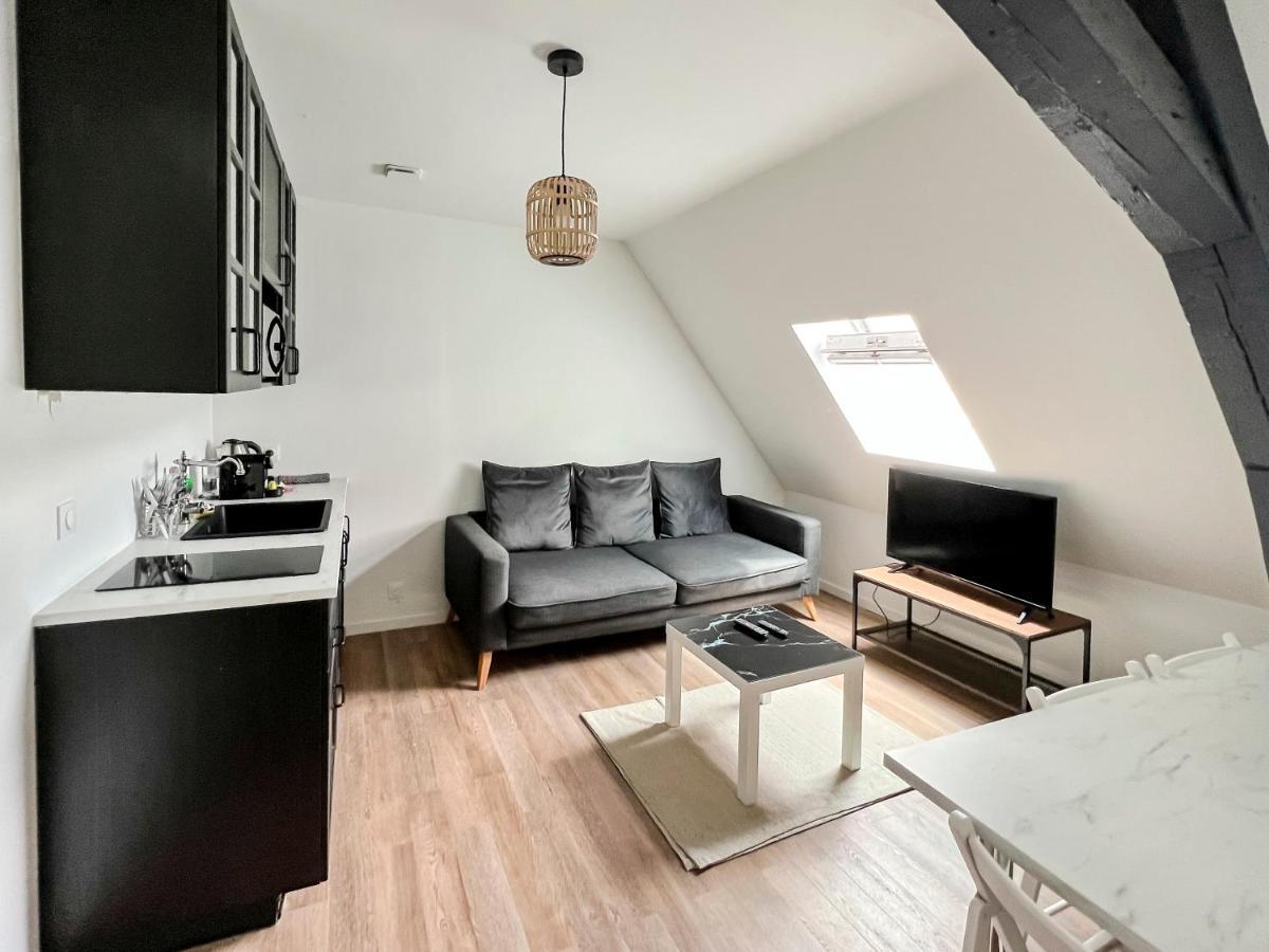 Apartamento Tournelles VUE CATHEDRALE-Maison du XVIe siècle classé Reims Exterior foto