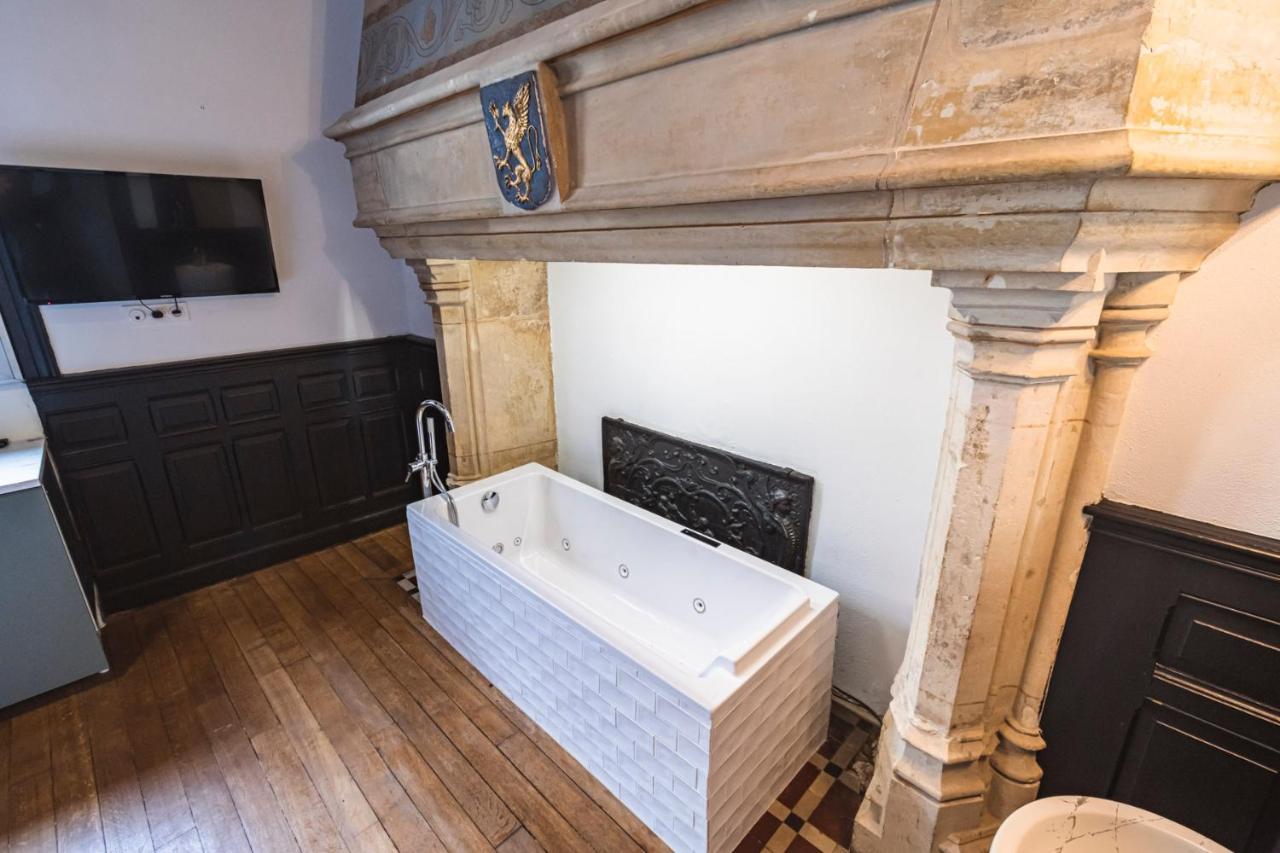 Apartamento Tournelles VUE CATHEDRALE-Maison du XVIe siècle classé Reims Exterior foto