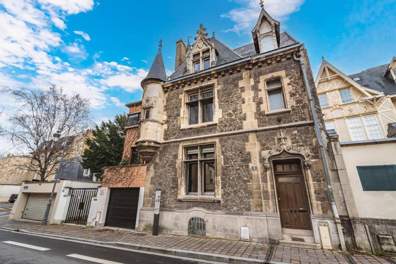Apartamento Tournelles VUE CATHEDRALE-Maison du XVIe siècle classé Reims Exterior foto