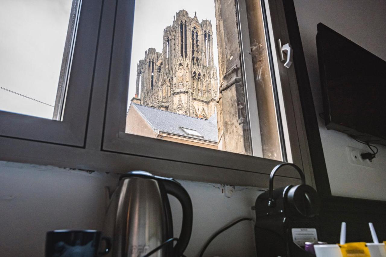 Apartamento Tournelles VUE CATHEDRALE-Maison du XVIe siècle classé Reims Exterior foto